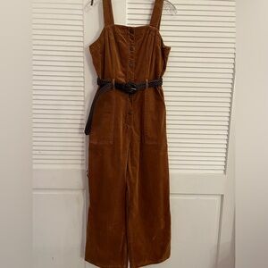 OAT Corduroy sleeveless jumpsuit.